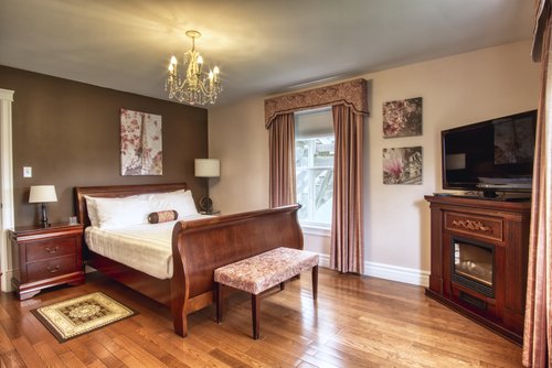 Shamrock Suites