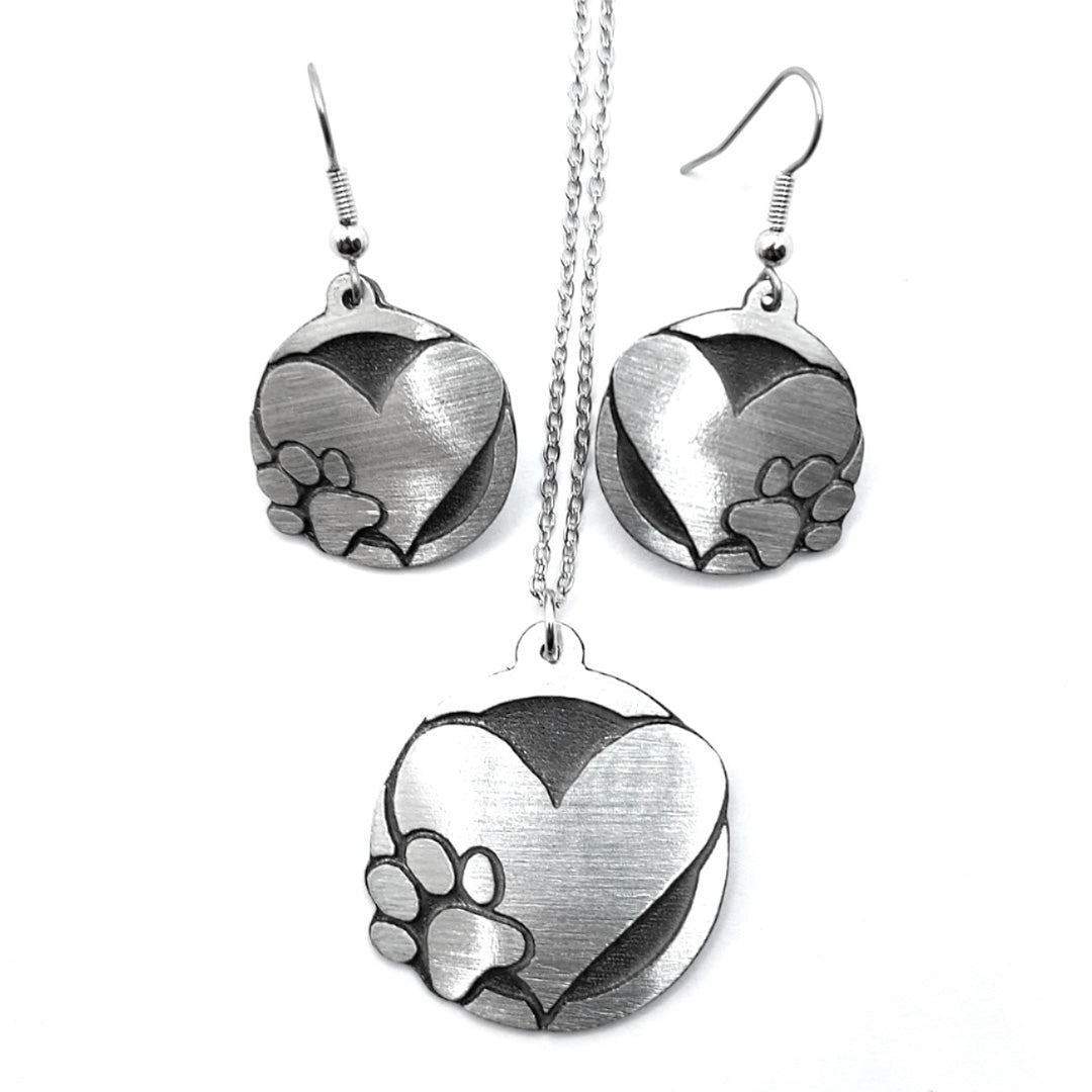 Bijoux Paw Print on Heart